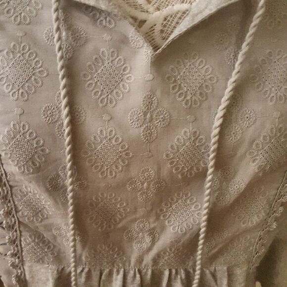 STYLE & CO Heather Grey Embroidered Boho Peasant Top with Bell Sleeves s… - Picture 5 of 9